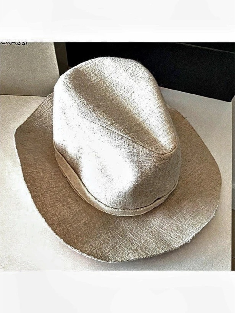 Wide Brim Hat in Beige & Cream Like New